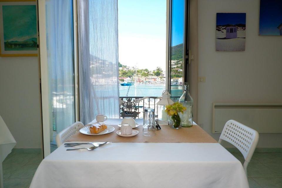 La Casa Di Antonia Apartment Ischia Luaran gambar